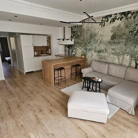 아파트 Mira In My Center *